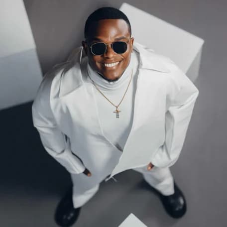 Joel Lwaga – Usipigane
