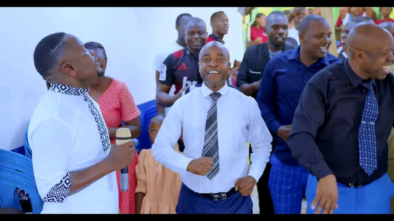 Uncle Nico ft. Hossana Word Ministries Kibera – Omusalaba Medley