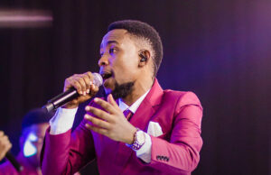 John Kavishe ft Victor Kakoma – Ushuhuda