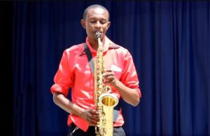 Mt. Kizito Makuburi – Wewe ni Mungu