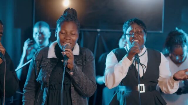 Praise Team K.K.K.T Mlowo - Haufananishwi