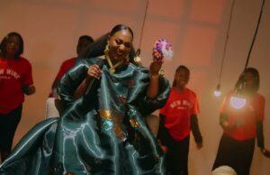 Bella Kombo – Seen The Light Bella Kombo – Seen The Light