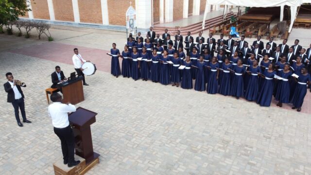 Kwaya ya Moyo Mt. wa Yesu – Aleluya Kuu (G.F. Handel) Kwaya ya Moyo Mt. wa Yesu – Aleluya Kuu (G.F. Handel)